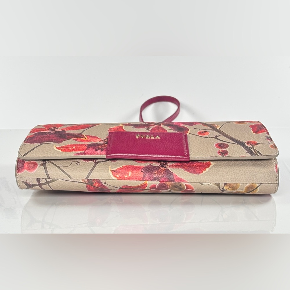Furla Furla and Cream Floral Crossbody Bag. Chain and leather strap. - Picture 3 of 10
